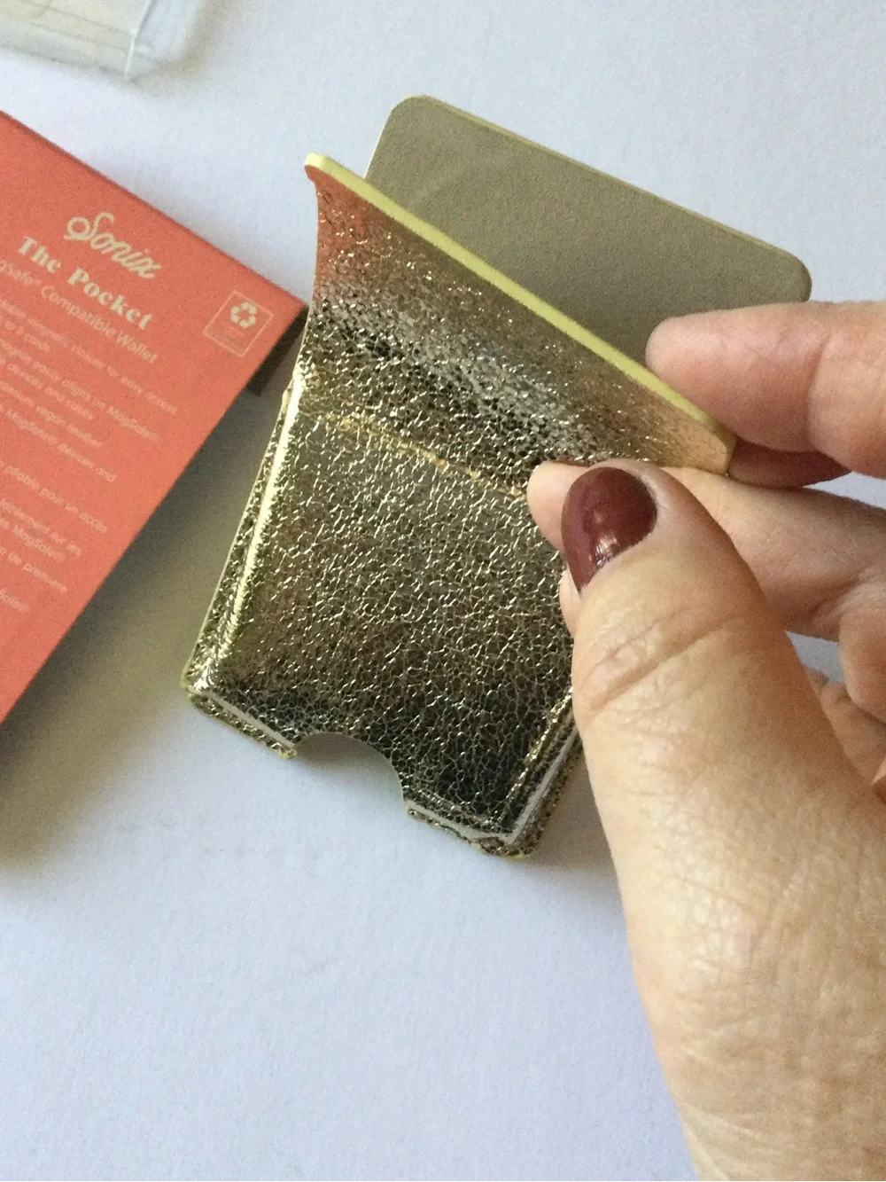 SONIX FAUX LEATHER MAGNETIC SMARTPHONE CARD CASE GOLD NWT